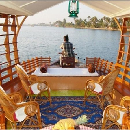 Alappuzha Warmth Lake Haven מראה חיצוני תמונה