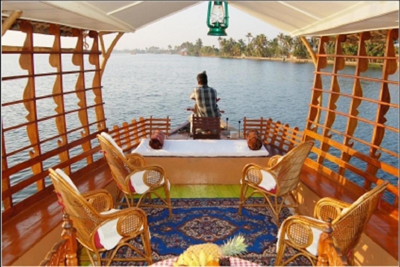 Alappuzha Warmth Lake Haven מראה חיצוני תמונה